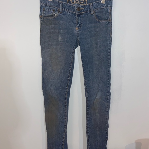 Jeans - Picture 1 of 4